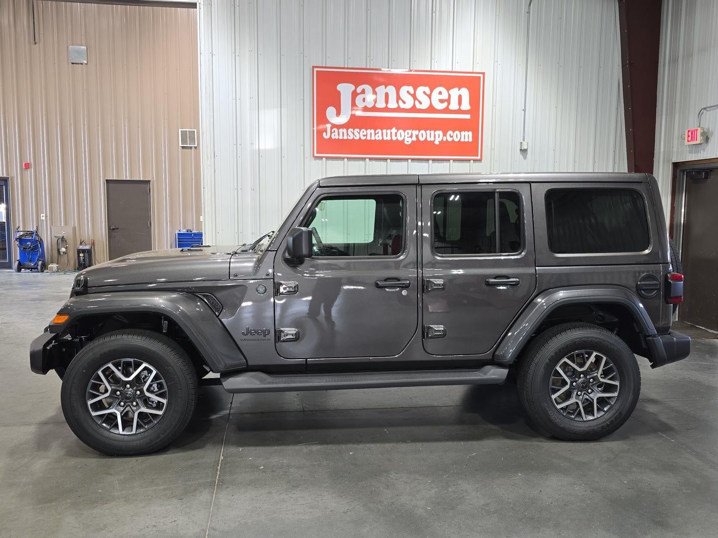 2025 Jeep Wrangler WRANGLER 4-DOOR SAHARA