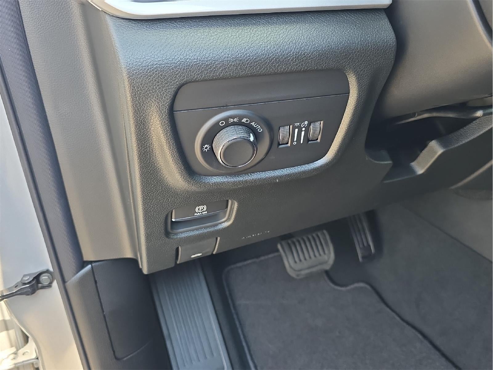 2026 Jeep Grand Cherokee GRAND CHEROKEE LAREDO 4X4