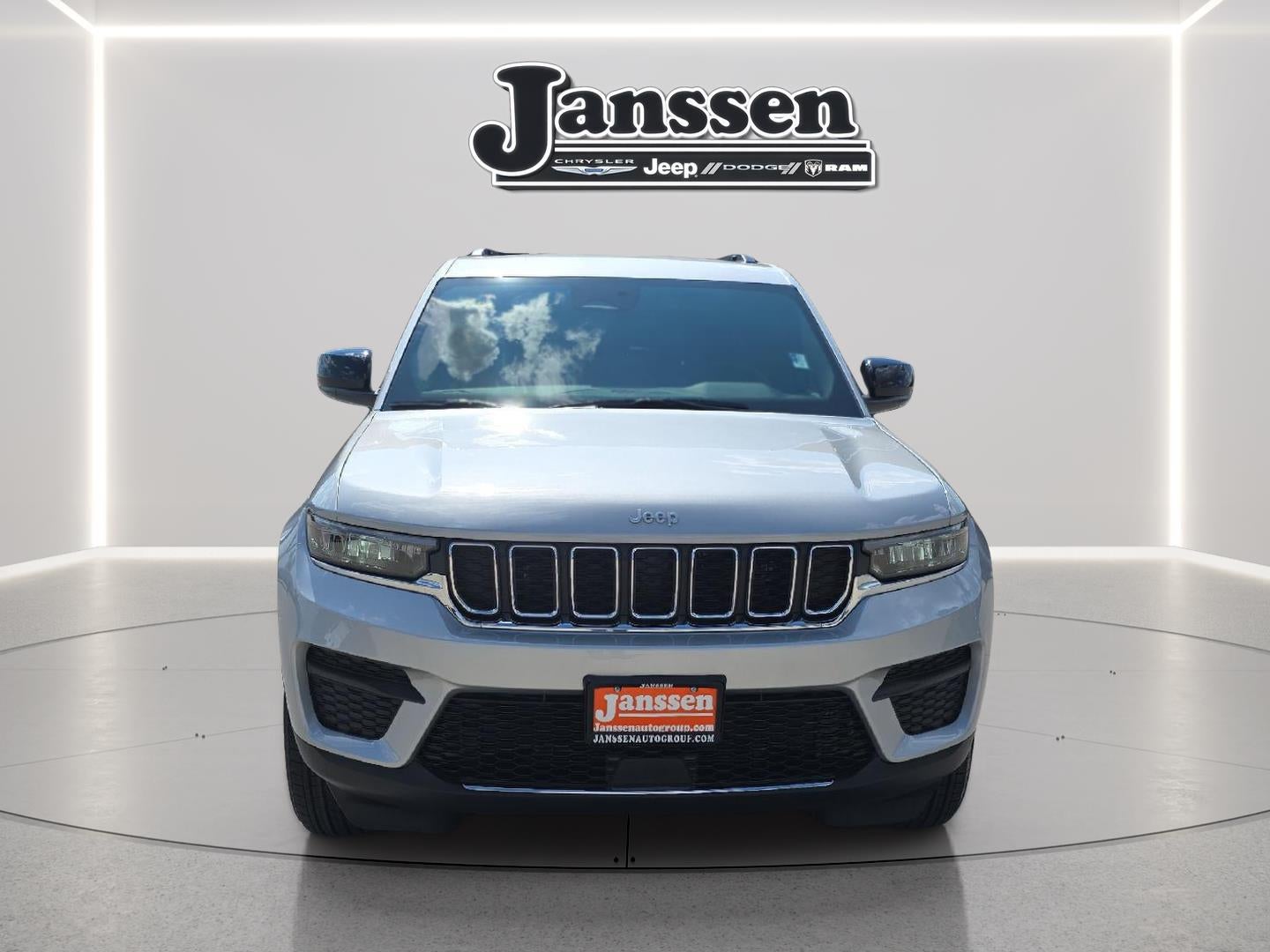 2026 Jeep Grand Cherokee GRAND CHEROKEE LAREDO 4X4