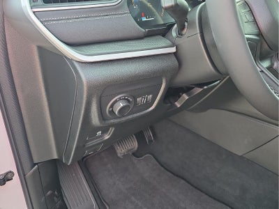 2027 Jeep Grand Cherokee GRAND CHEROKEE LAREDO X 4X4