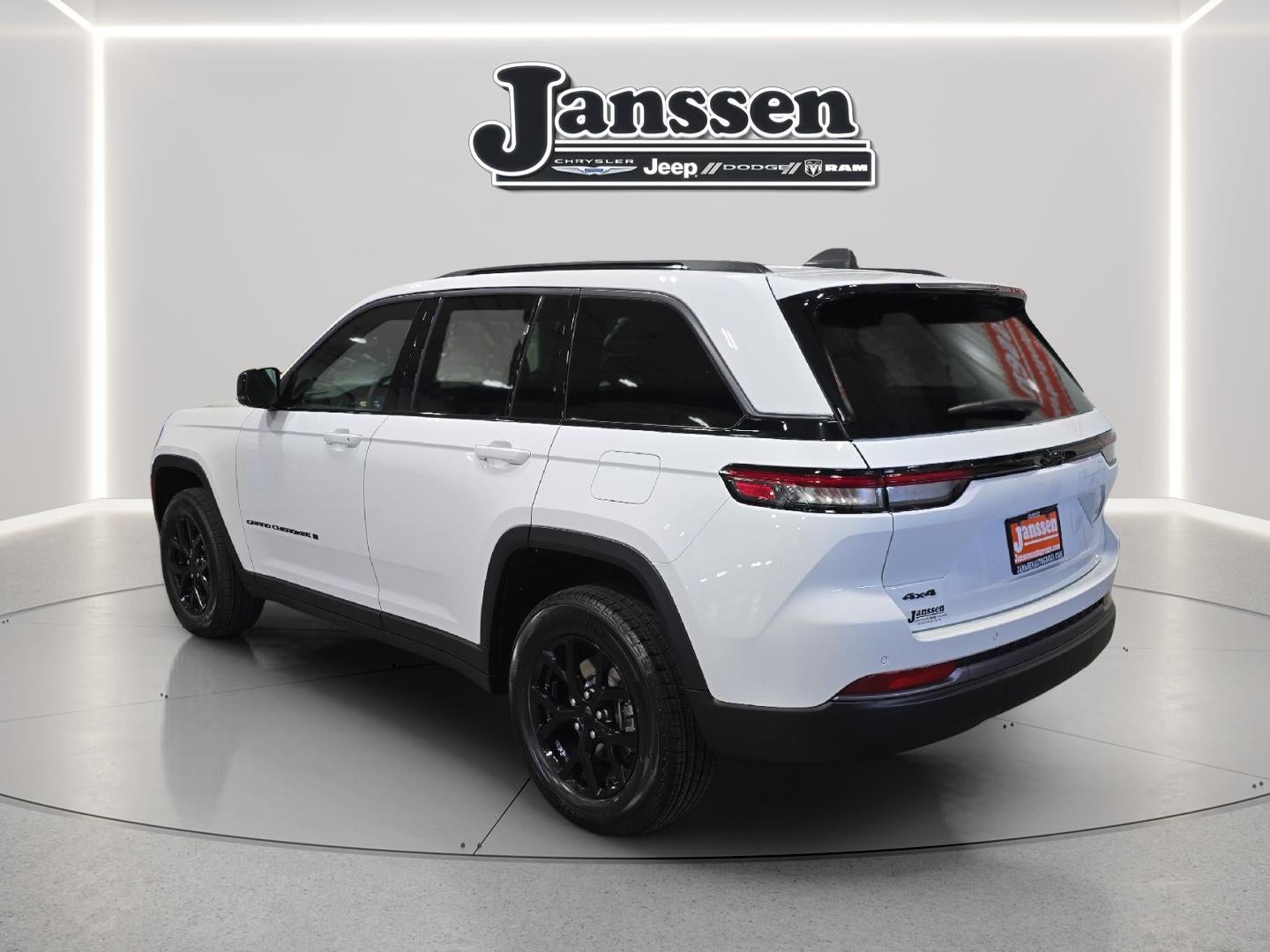 2026 Jeep Grand Cherokee GRAND CHEROKEE LAREDO ALTITUDE 4X4
