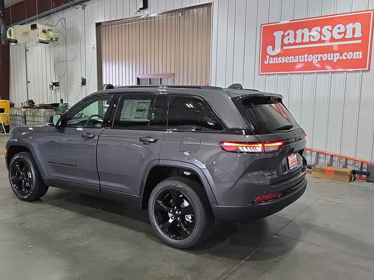 2025 Jeep Grand Cherokee GRAND CHEROKEE LIMITED 4X4