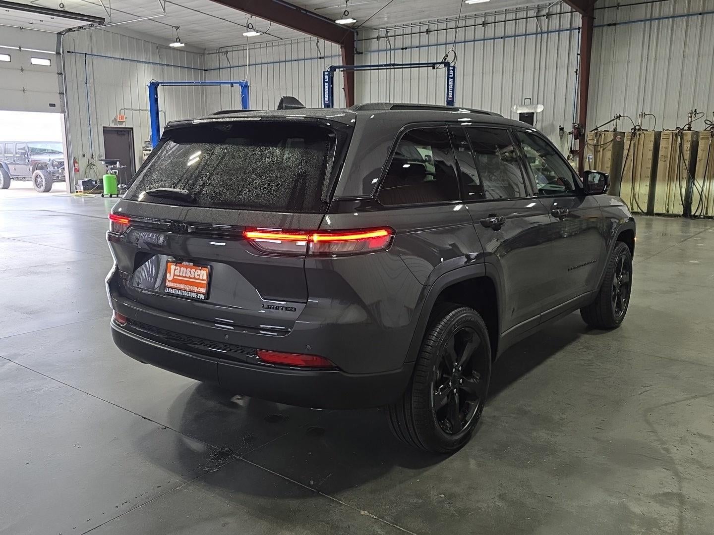 2025 Jeep Grand Cherokee GRAND CHEROKEE LIMITED 4X4