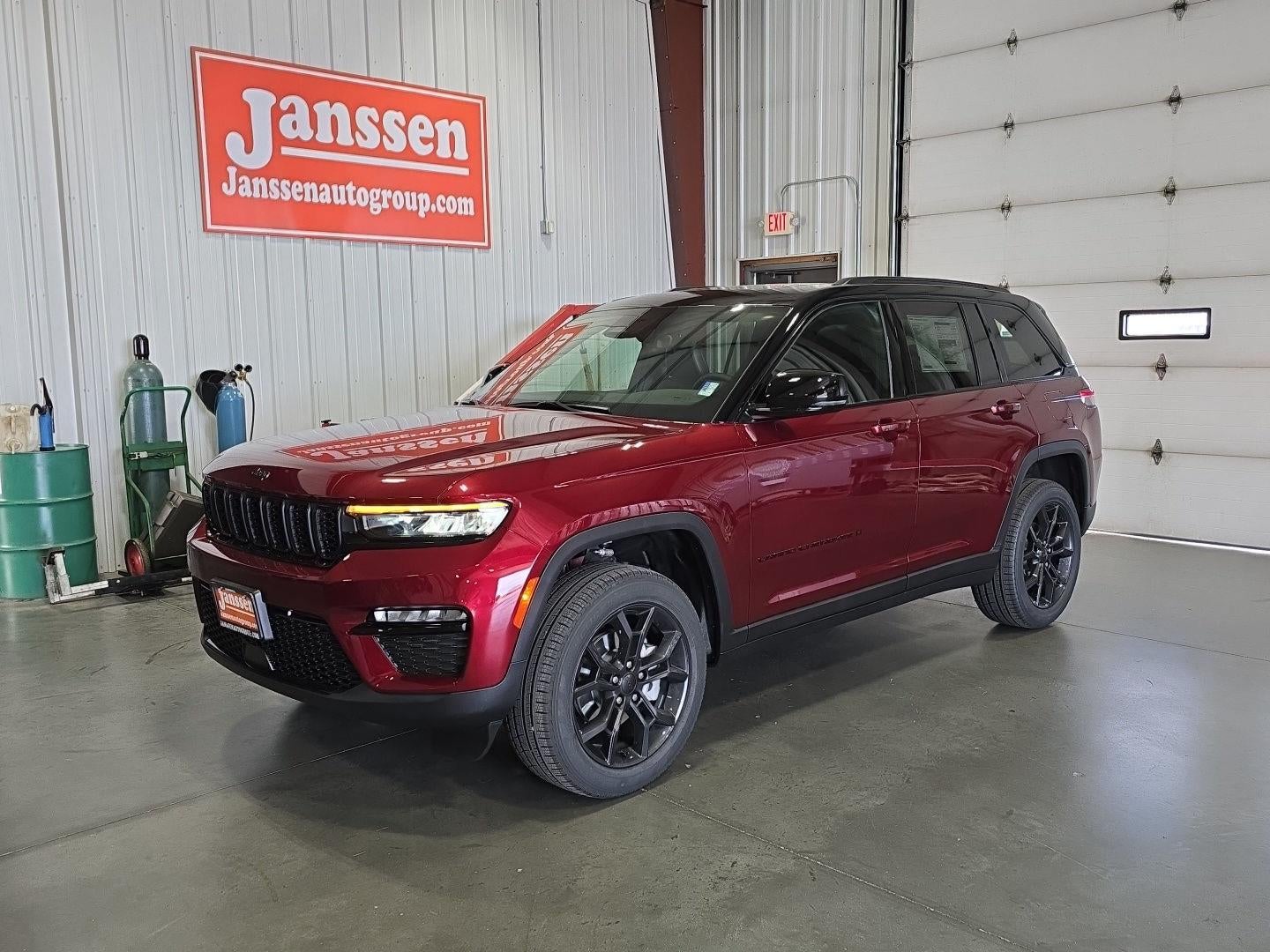 2025 Jeep Grand Cherokee GRAND CHEROKEE LIMITED 4X4