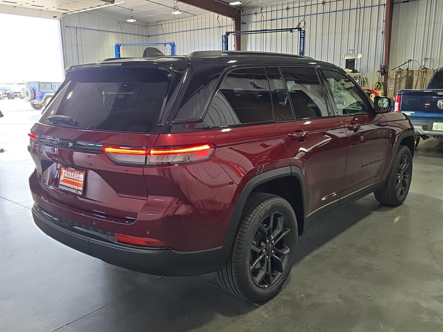 2025 Jeep Grand Cherokee GRAND CHEROKEE LIMITED 4X4