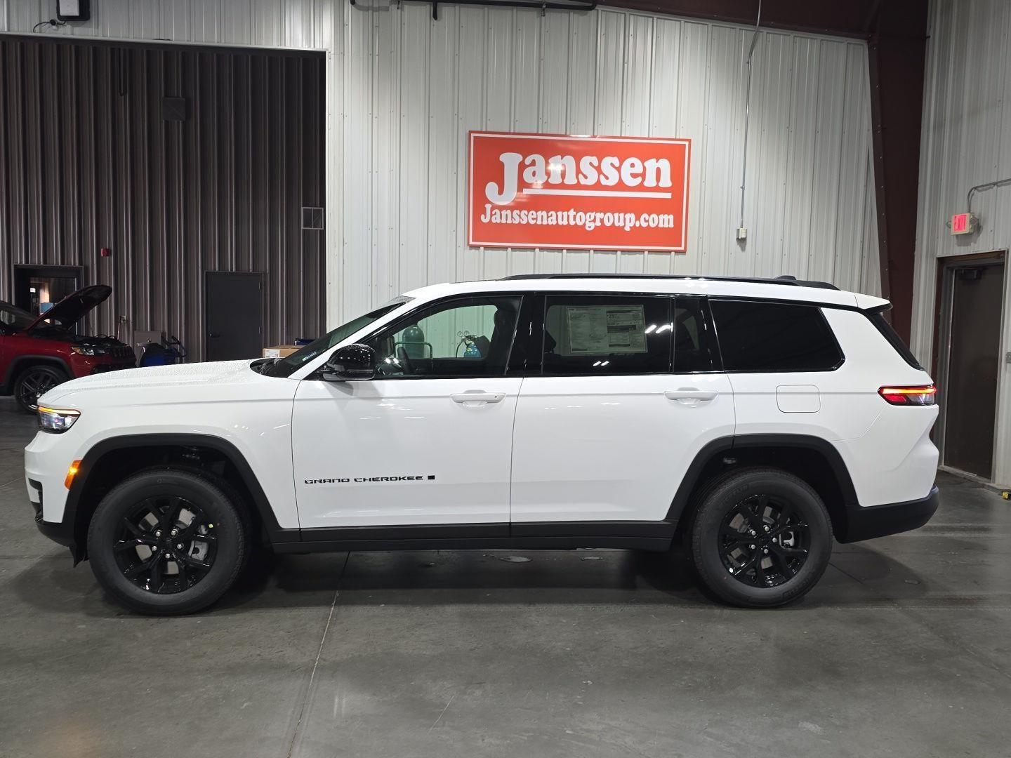 2025 Jeep Grand Cherokee L GRAND CHEROKEE L ALTITUDE X 4X4