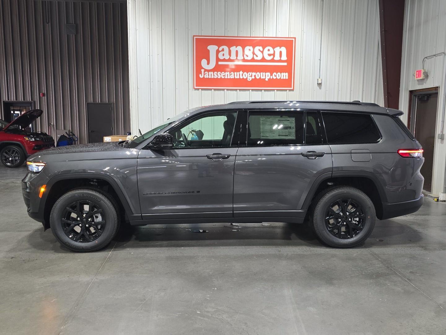 2025 Jeep Grand Cherokee L GRAND CHEROKEE L ALTITUDE X 4X4