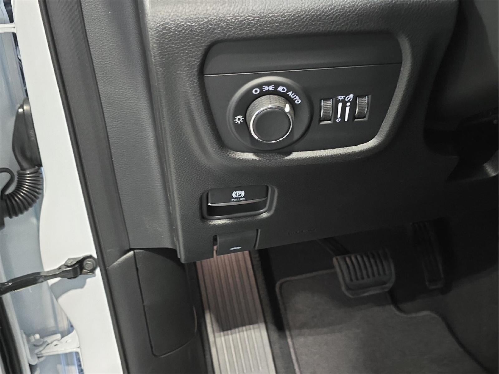 2026 Jeep Grand Cherokee L GRAND CHEROKEE L LAREDO ALTITUDE 4X4