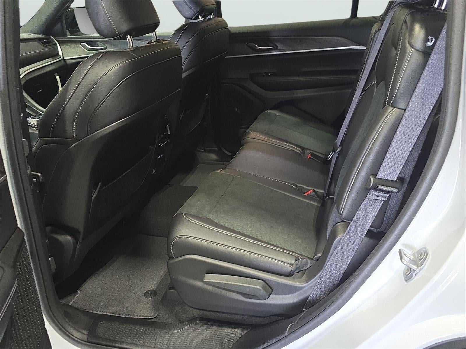 2026 Jeep Grand Cherokee L GRAND CHEROKEE L LAREDO ALTITUDE 4X4