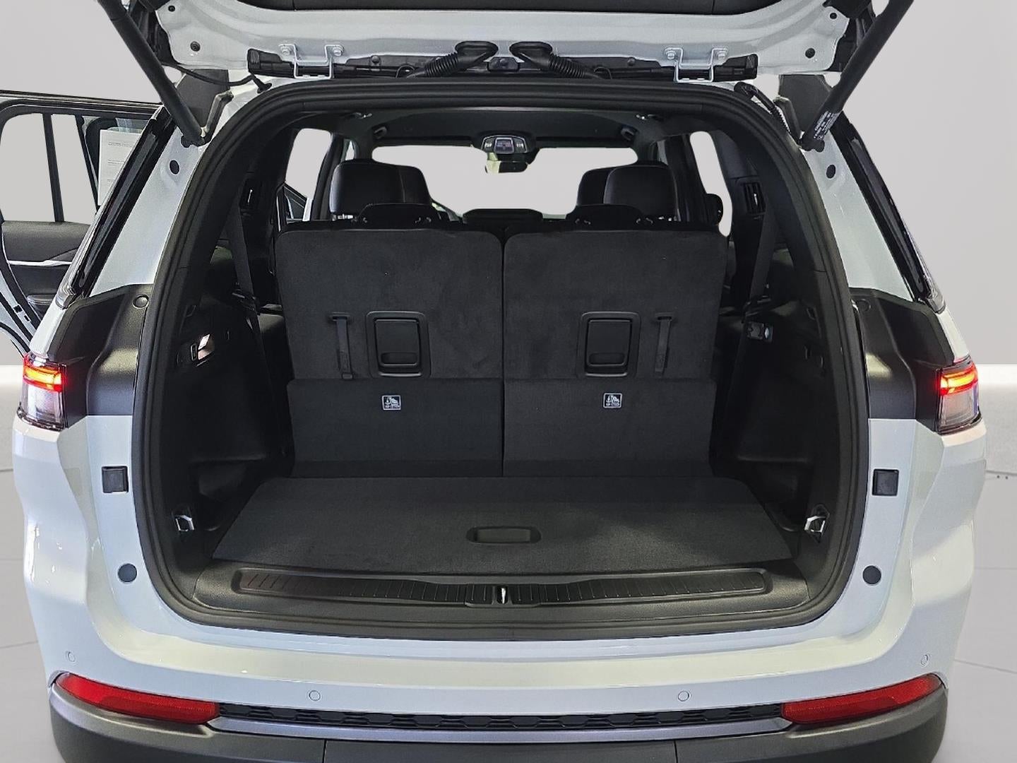 2026 Jeep Grand Cherokee L GRAND CHEROKEE L LAREDO ALTITUDE 4X4