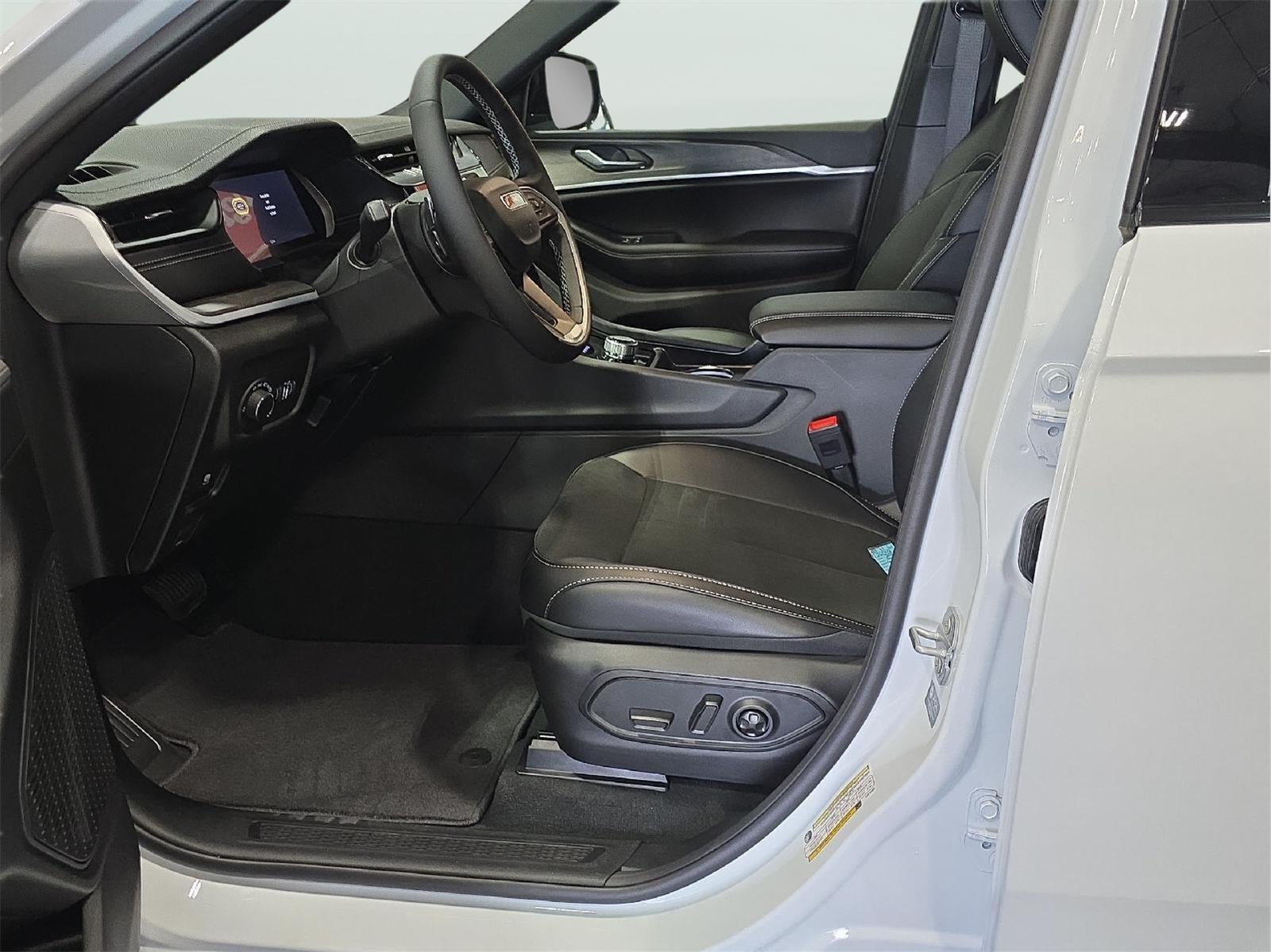 2026 Jeep Grand Cherokee L GRAND CHEROKEE L LAREDO ALTITUDE 4X4