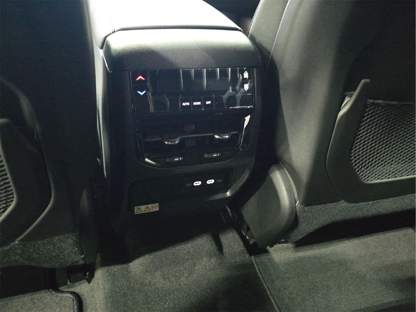 2026 Jeep Grand Cherokee L GRAND CHEROKEE L LAREDO ALTITUDE 4X4