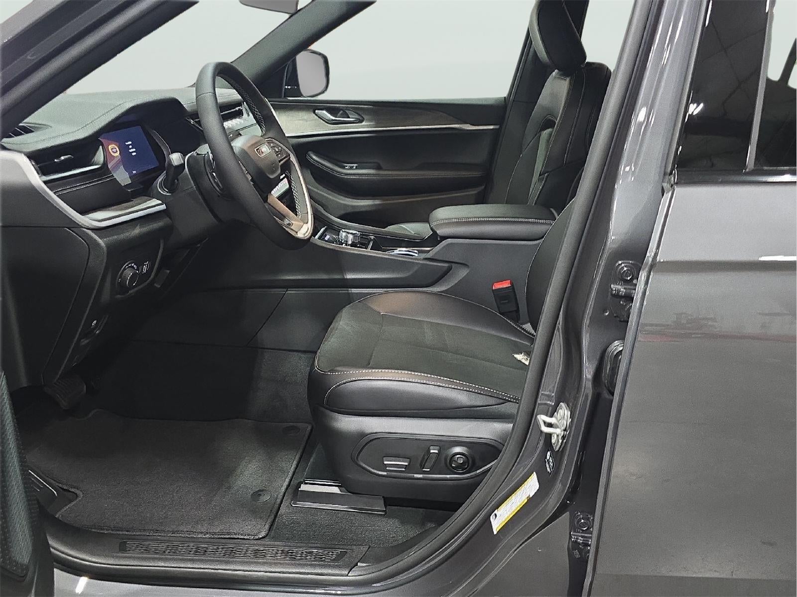 2026 Jeep Grand Cherokee L GRAND CHEROKEE L LAREDO ALTITUDE 4X4