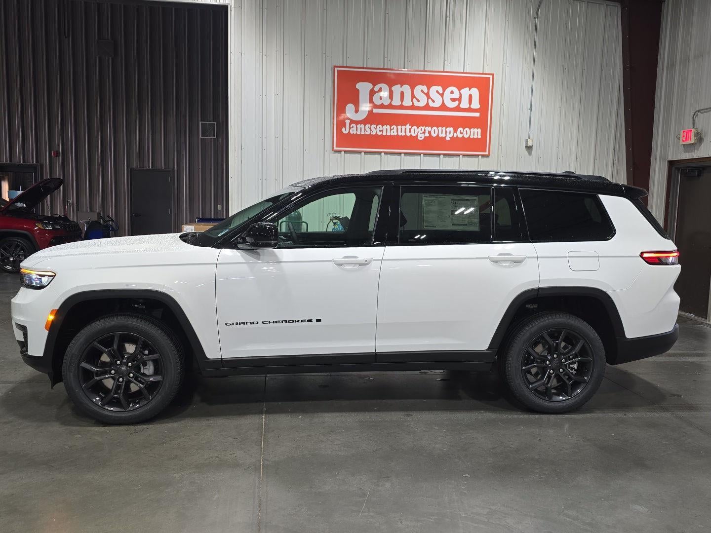 2025 Jeep Grand Cherokee L GRAND CHEROKEE L LIMITED 4X4