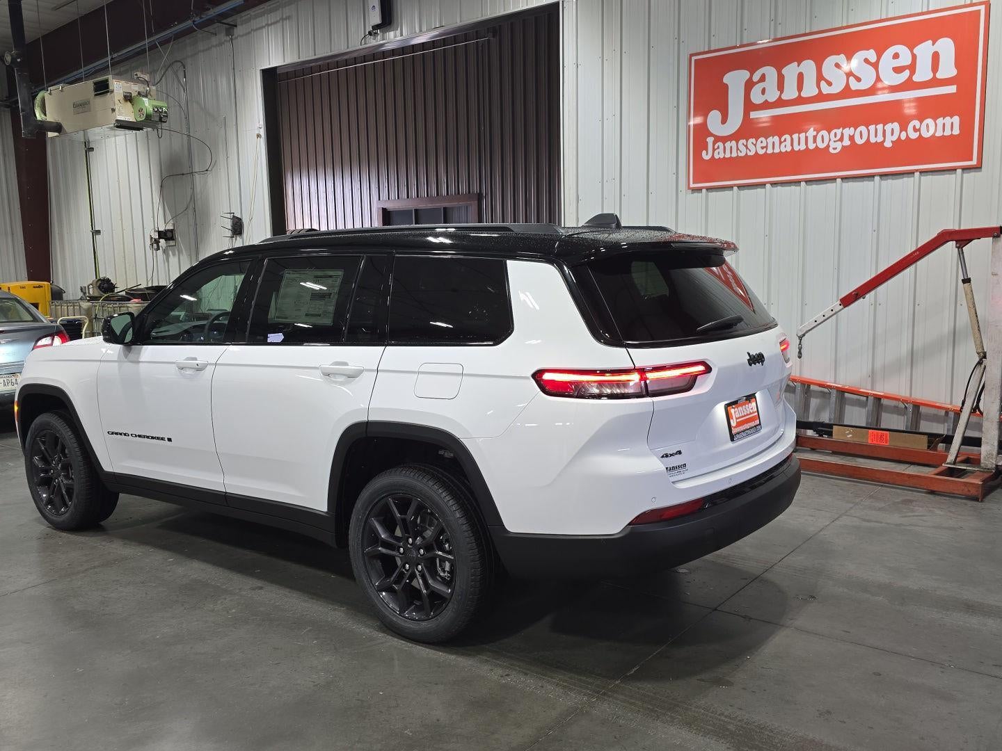 2025 Jeep Grand Cherokee L GRAND CHEROKEE L LIMITED 4X4