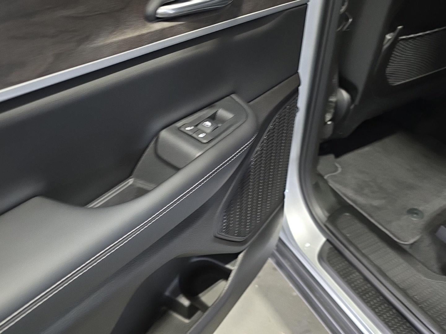 2025 Jeep Grand Cherokee L GRAND CHEROKEE L LIMITED 4X4