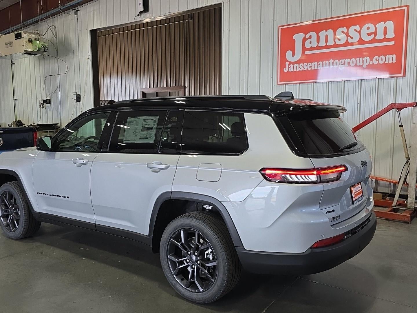 2025 Jeep Grand Cherokee L GRAND CHEROKEE L LIMITED 4X4