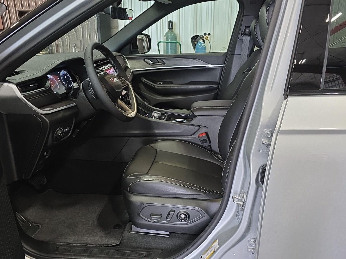 2025 Jeep Grand Cherokee L GRAND CHEROKEE L LIMITED 4X4