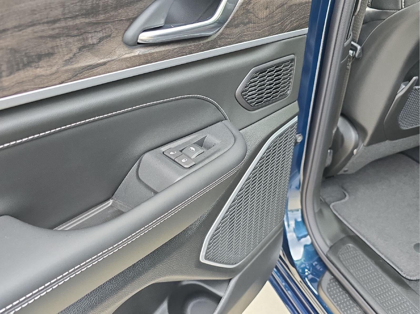 2027 Jeep Grand Cherokee L Limited Reserve