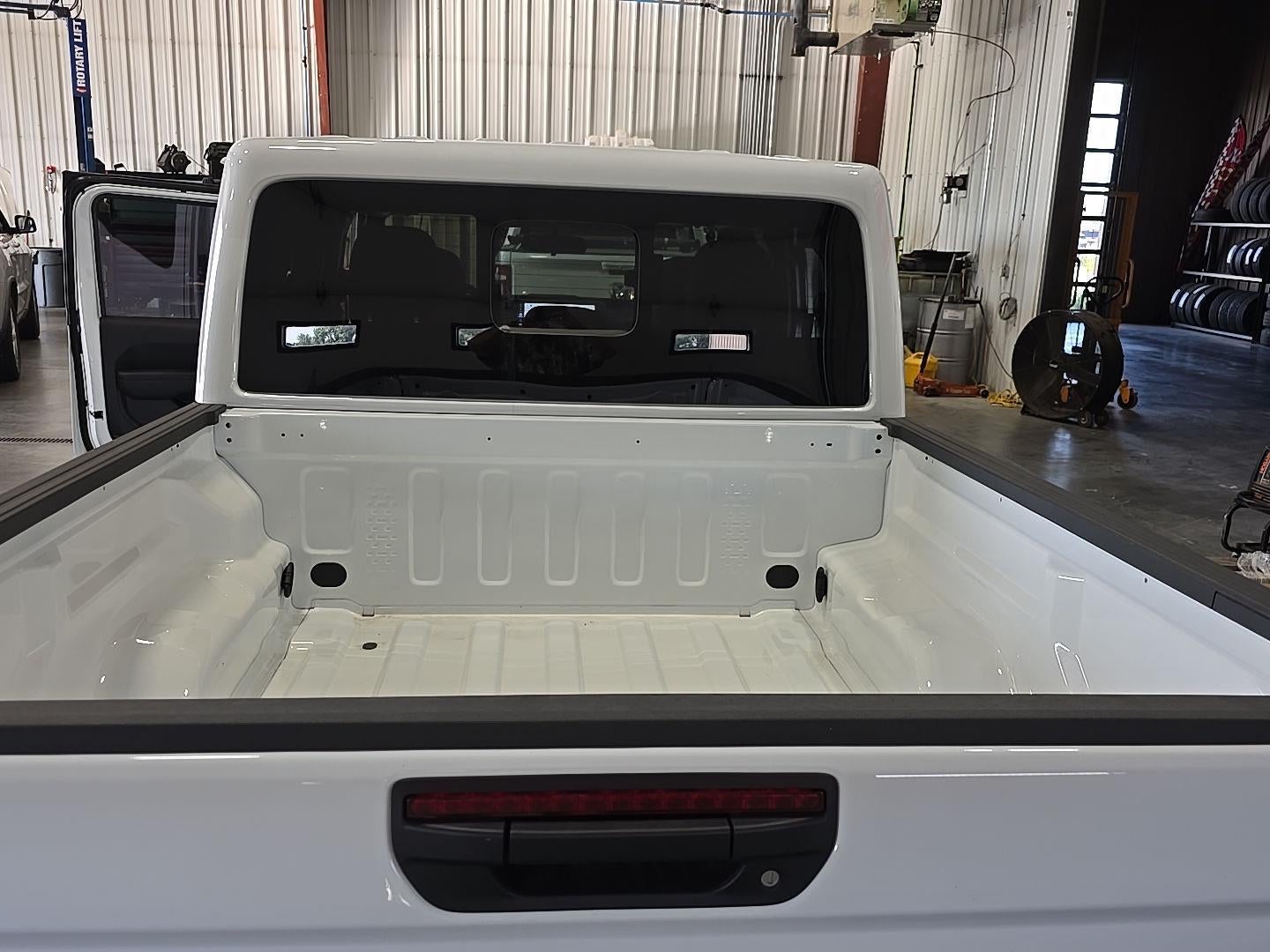 2025 Jeep Gladiator GLADIATOR NIGHTHAWK 4X4