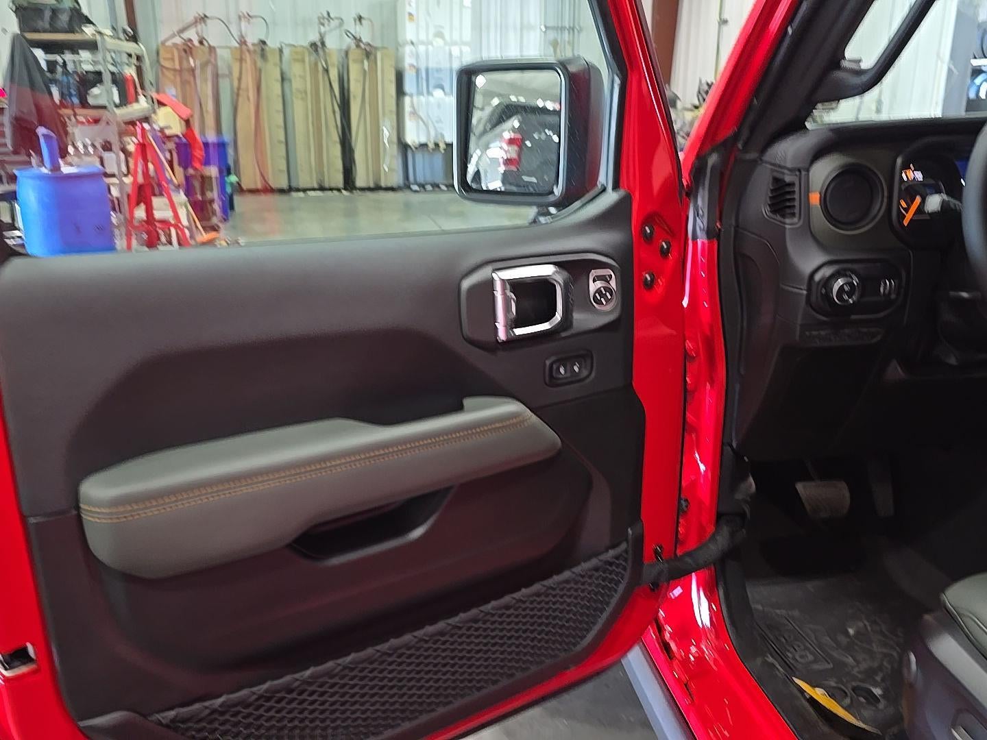 2025 Jeep Gladiator GLADIATOR MOJAVE 4X4