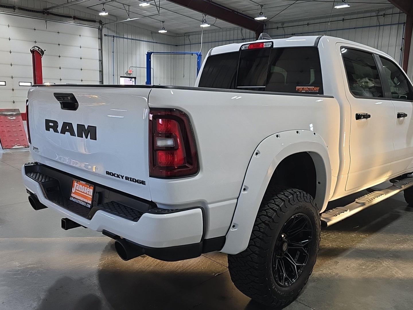 2026 RAM 1500 RAM 1500 BIG HORN CREW CAB 4X4 5'7' BOX
