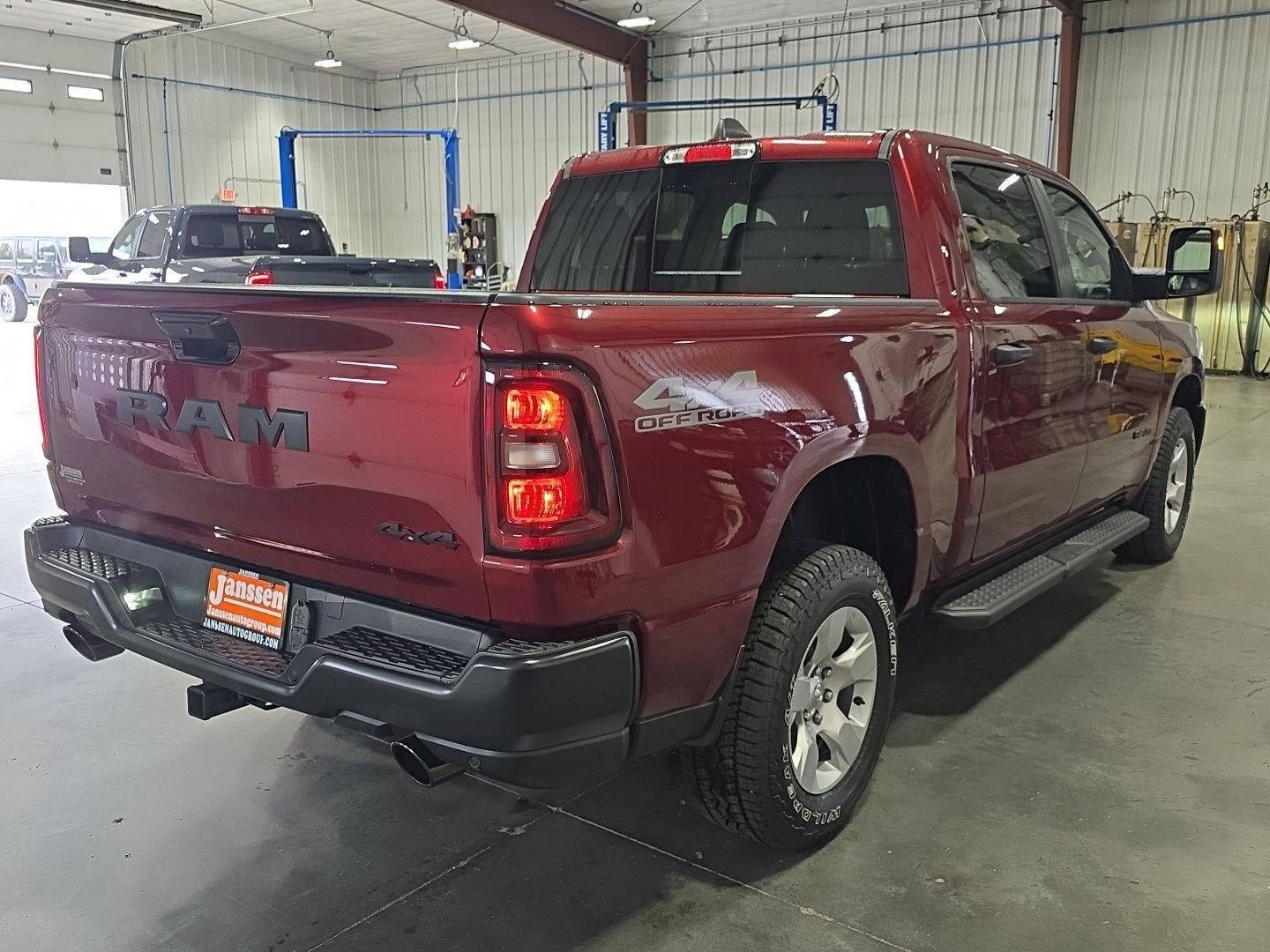 2026 RAM 1500 RAM 1500 TRADESMAN CREW CAB 4X4 5'7' BOX