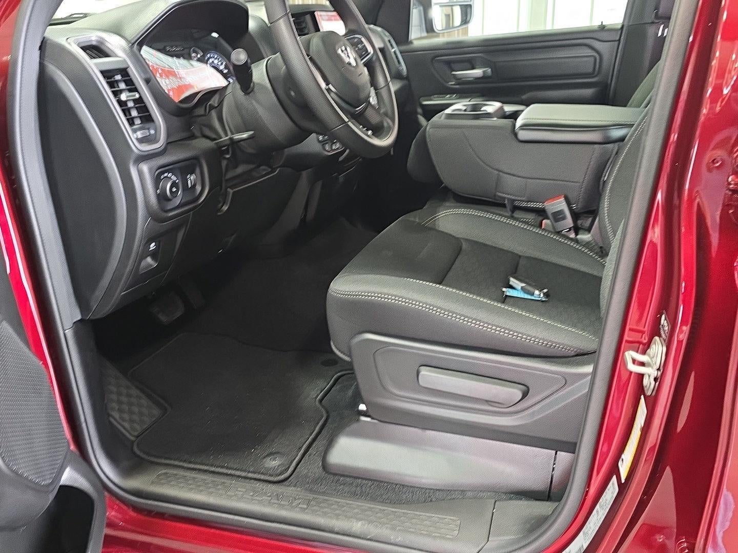 2026 RAM 1500 RAM 1500 TRADESMAN CREW CAB 4X4 5'7' BOX