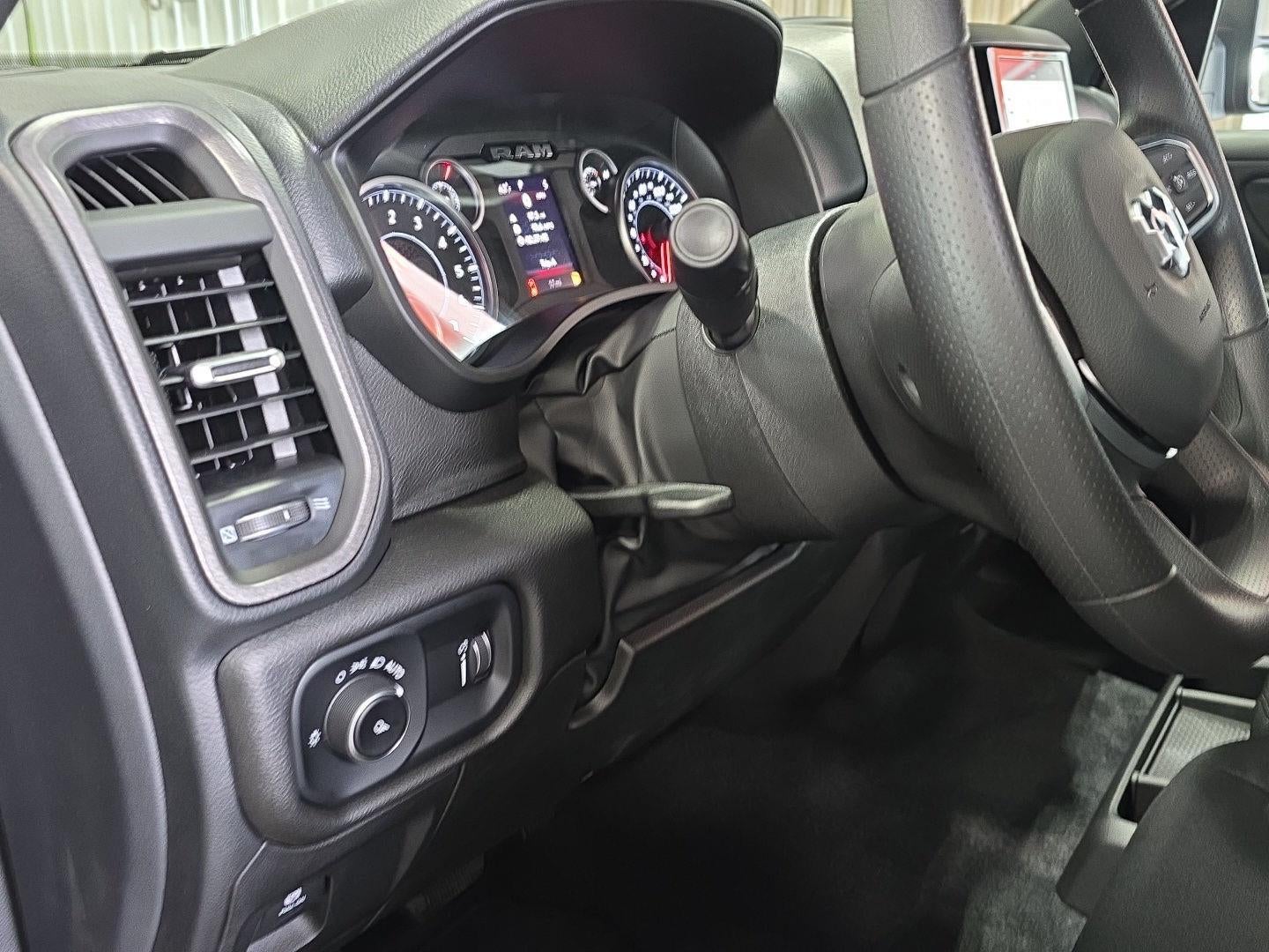 2026 RAM 1500 RAM 1500 TRADESMAN CREW CAB 4X4 5'7' BOX