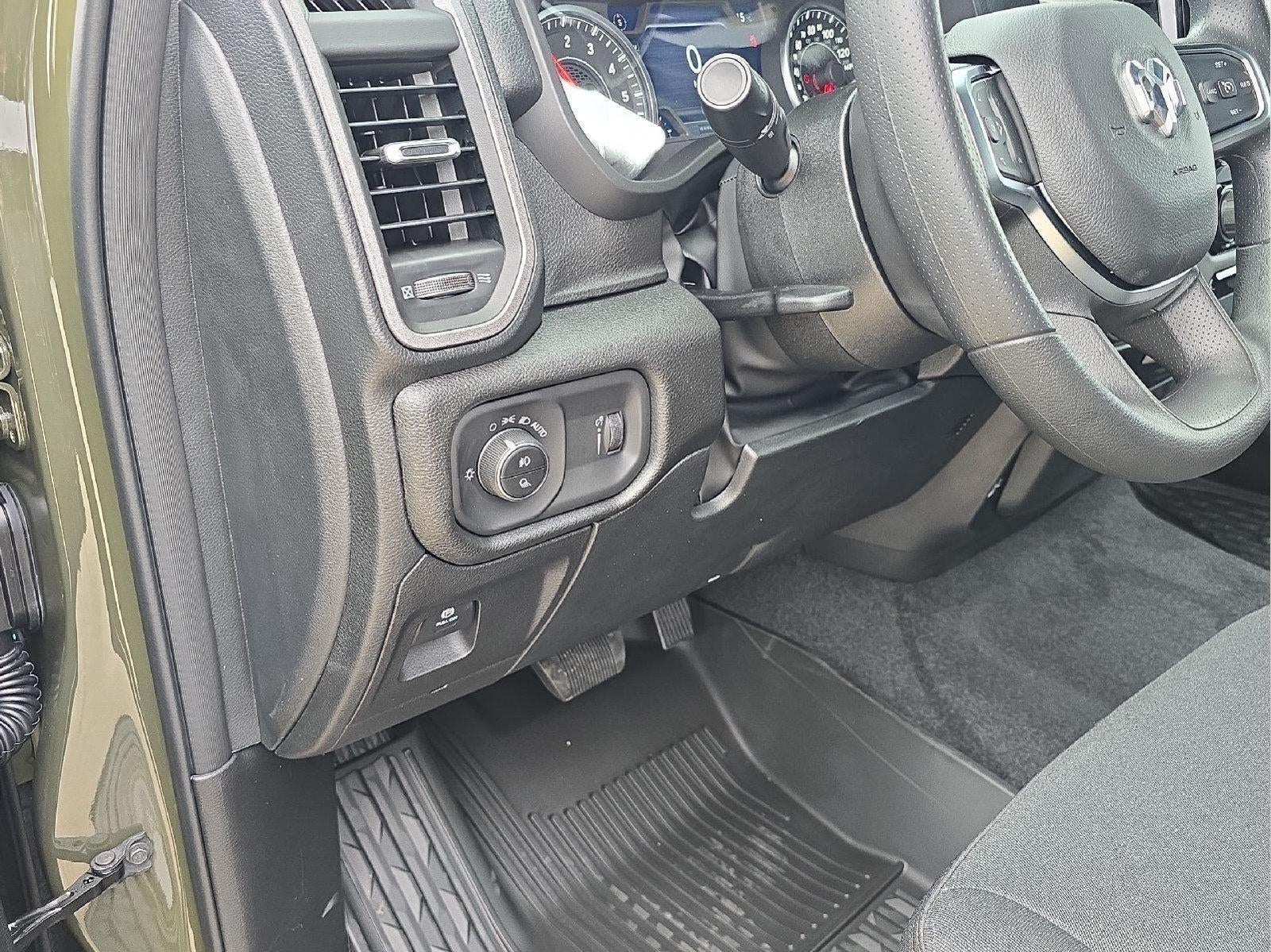 2027 RAM 1500 RAM 1500 WARLOCK CREW CAB 4X4 5'7' BOX