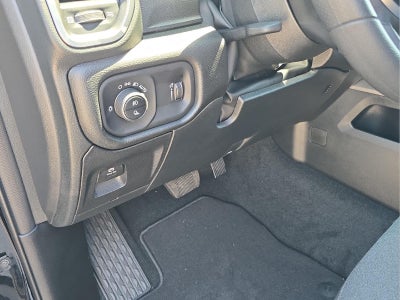 2026 RAM 1500 RAM 1500 EXPRESS CREW CAB 4X4 5'7' BOX
