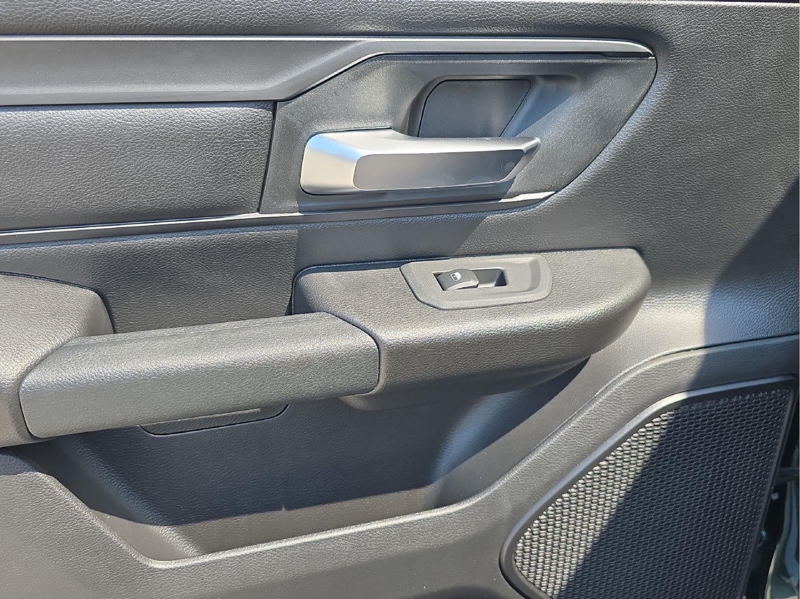 2026 RAM 1500 RAM 1500 EXPRESS CREW CAB 4X4 5'7' BOX