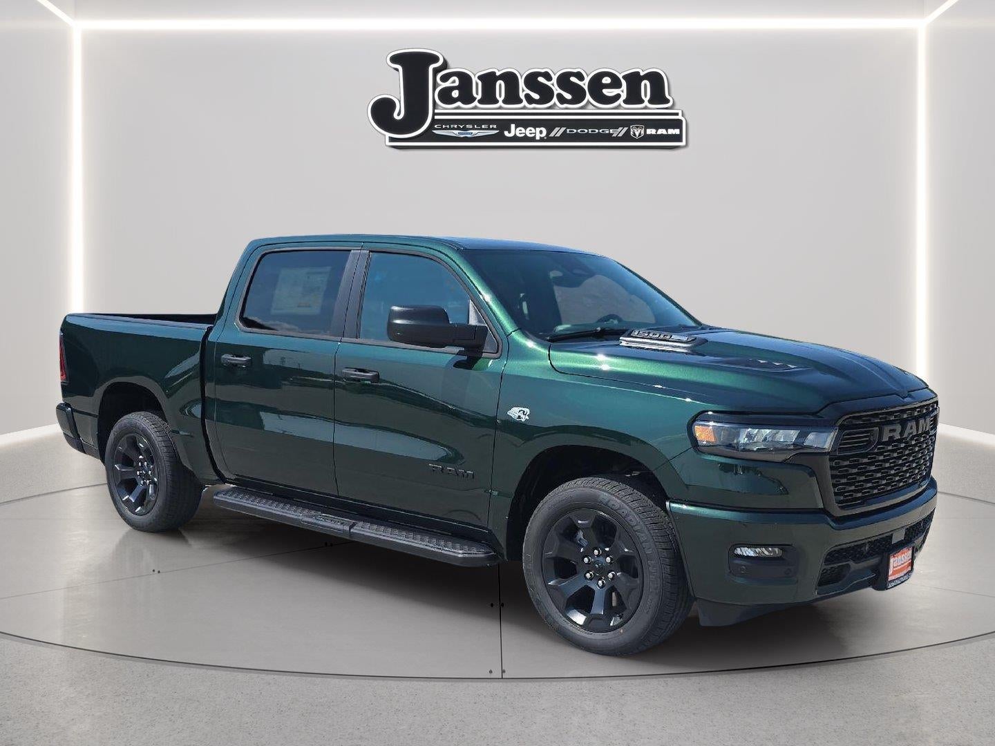 2026 RAM 1500 RAM 1500 EXPRESS CREW CAB 4X4 5'7' BOX