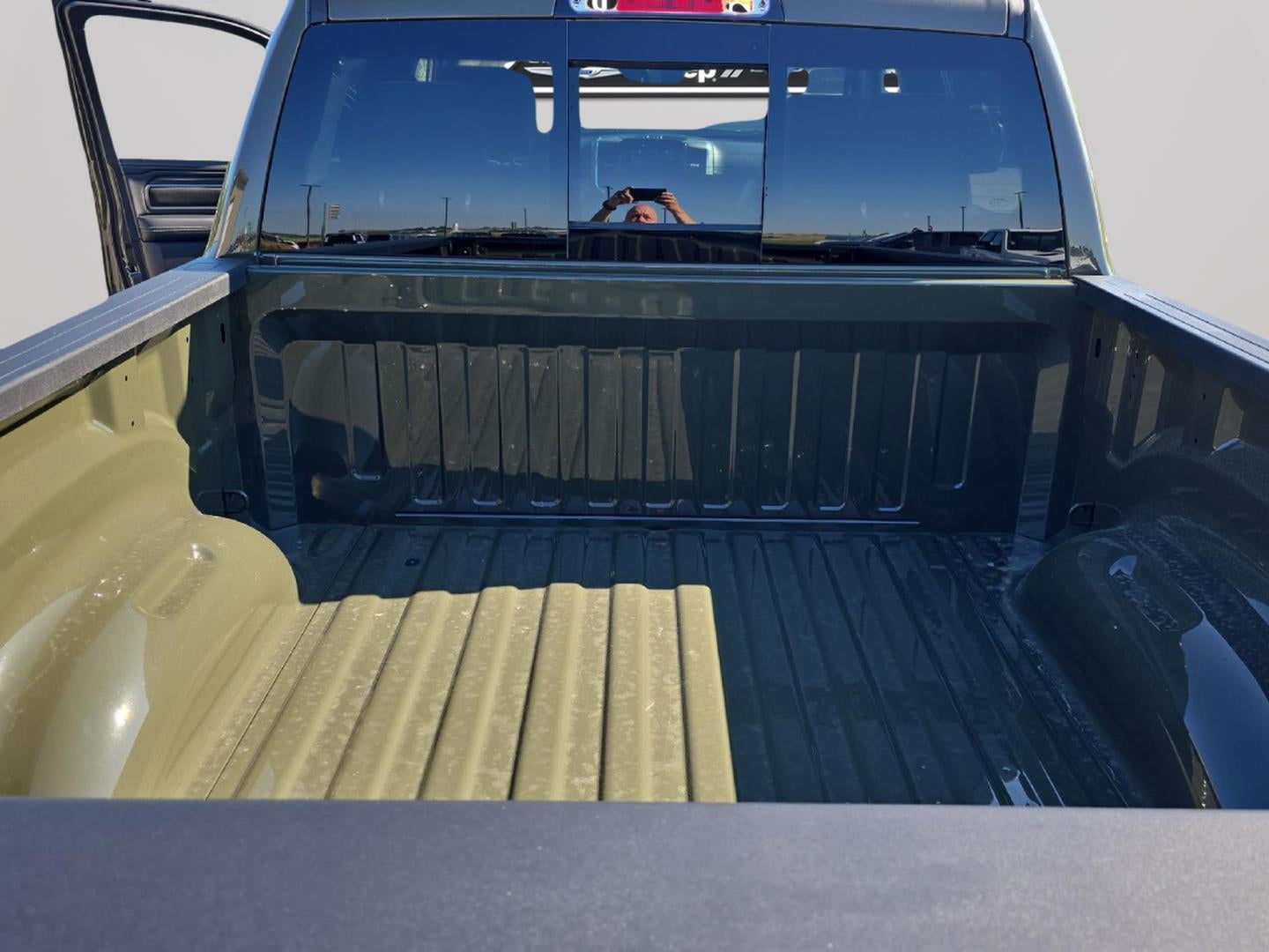 2026 RAM 1500 RAM 1500 LARAMIE CREW CAB 4X4 5'7' BOX