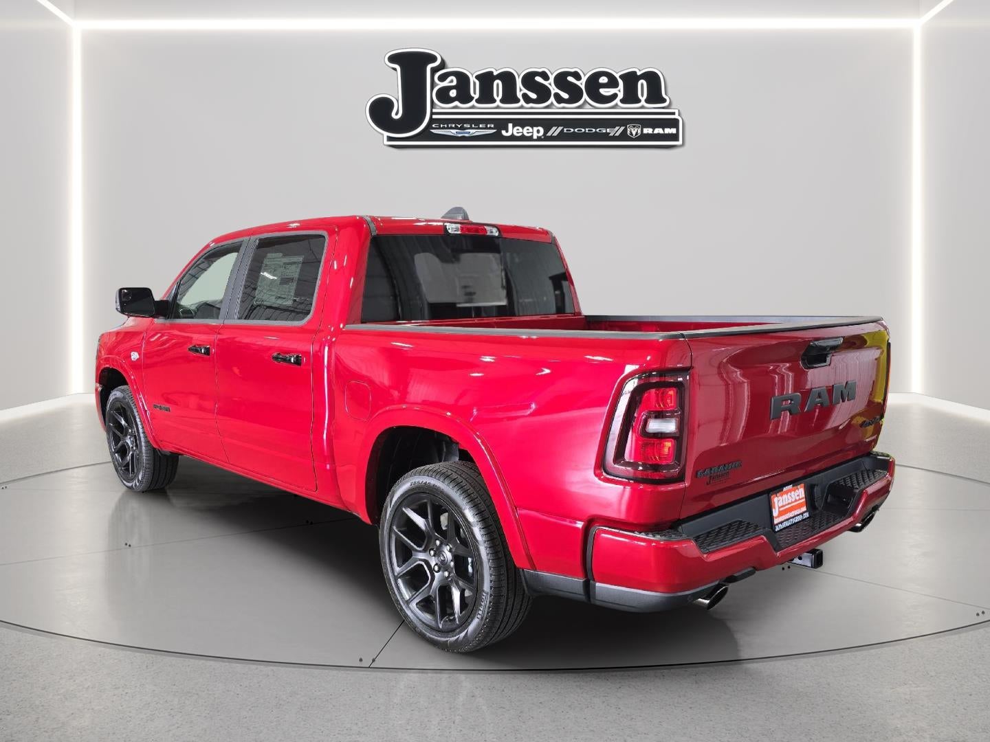 2026 RAM 1500 RAM 1500 LARAMIE CREW CAB 4X4 5'7' BOX
