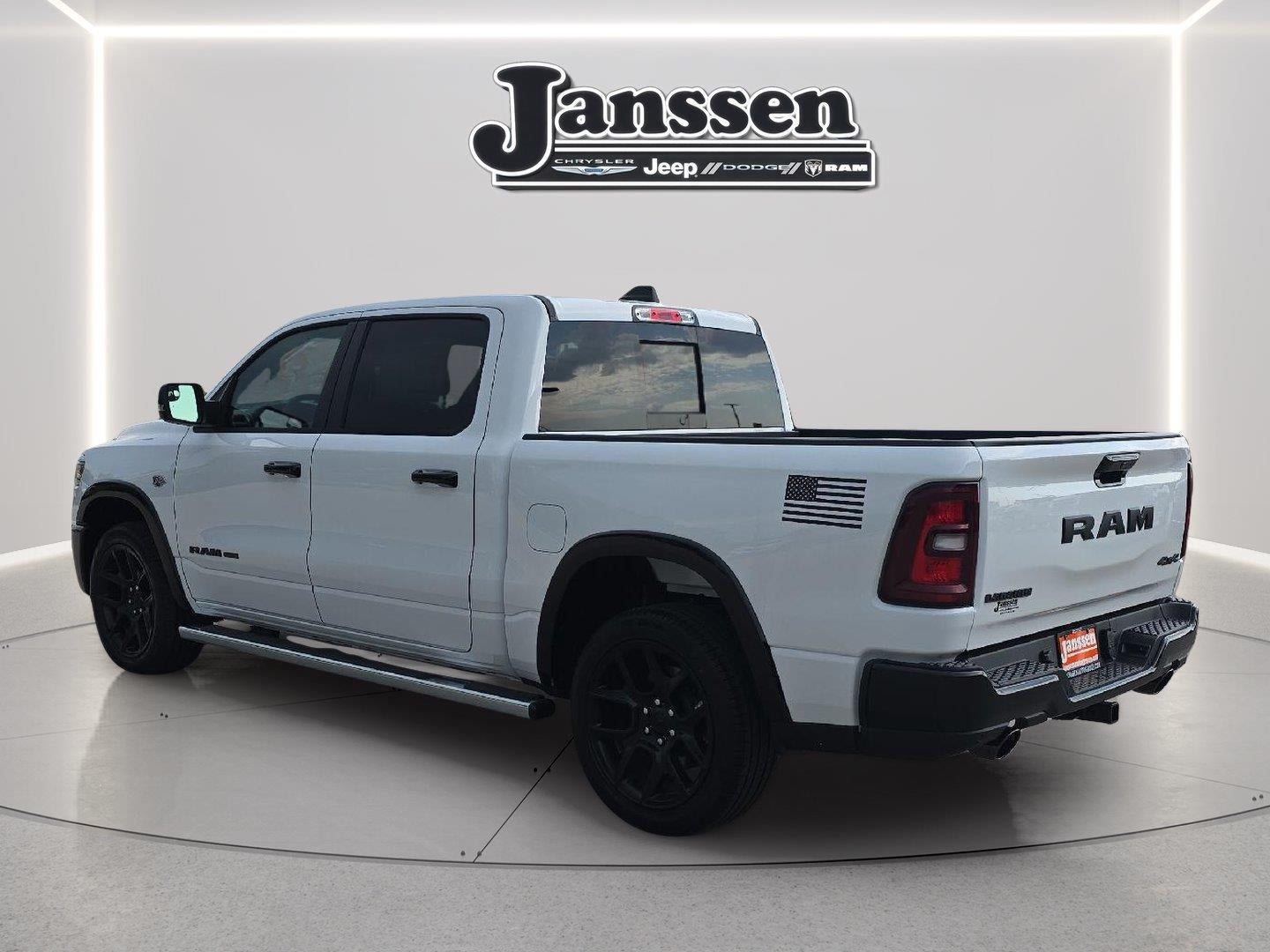 2026 RAM 1500 RAM 1500 LARAMIE CREW CAB 4X4 5'7' BOX