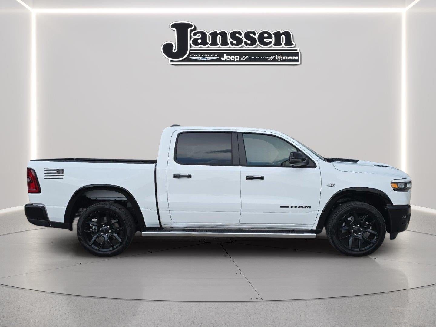 2026 RAM 1500 RAM 1500 LARAMIE CREW CAB 4X4 5'7' BOX