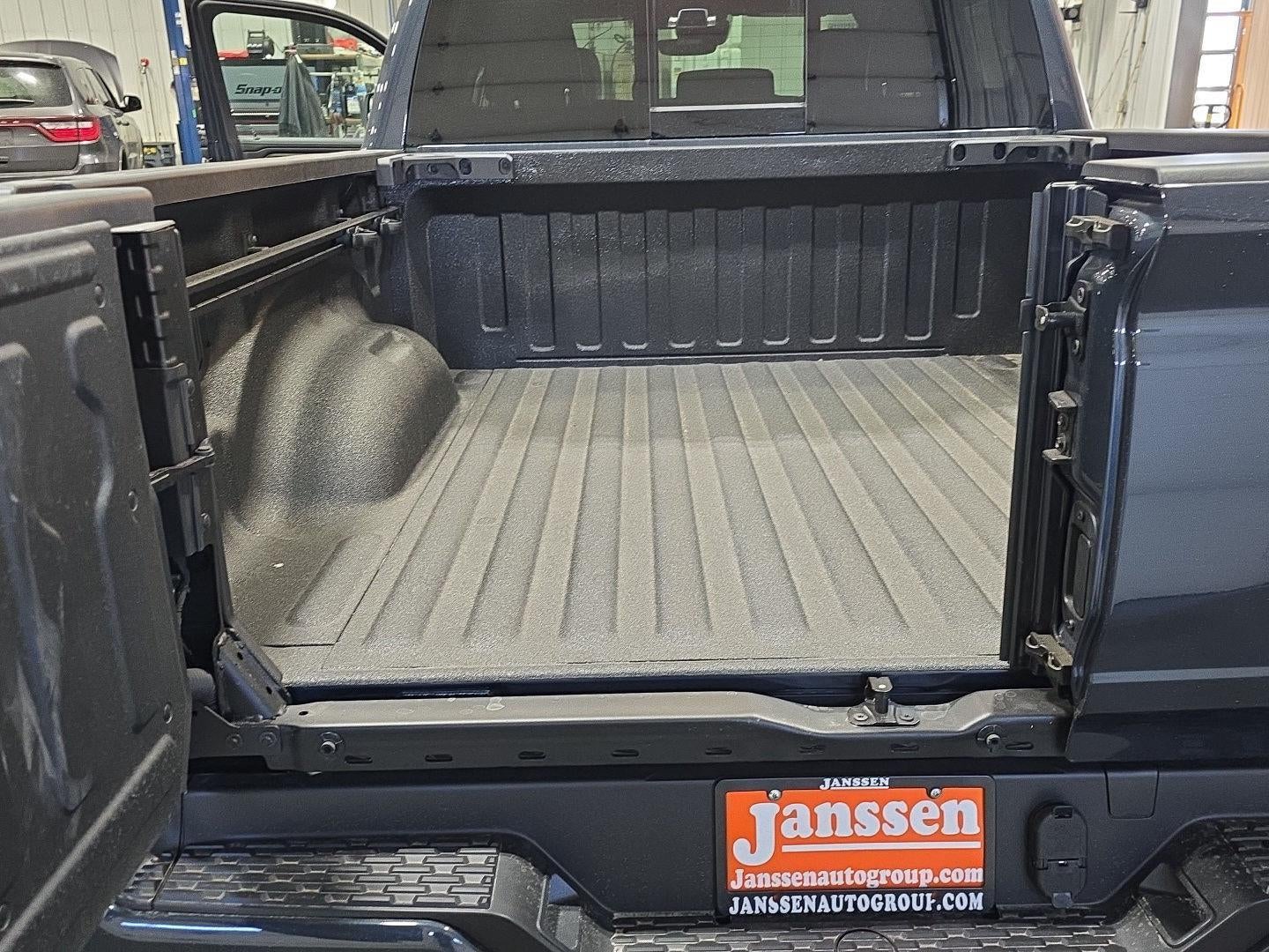 2026 RAM 1500 RAM 1500 LARAMIE CREW CAB 4X4 5'7' BOX