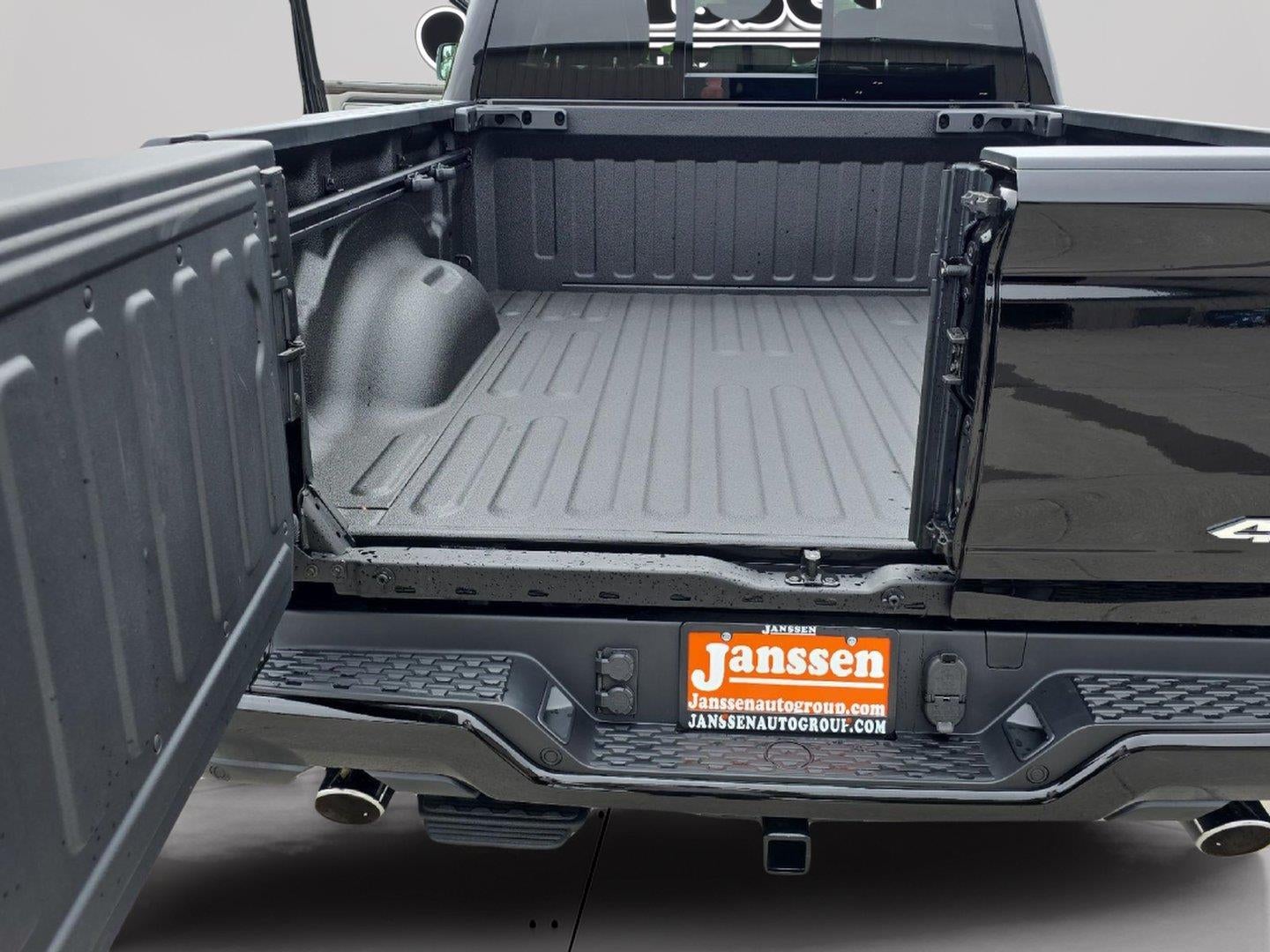 2026 RAM 1500 RAM 1500 LARAMIE CREW CAB 4X4 6'4' BOX