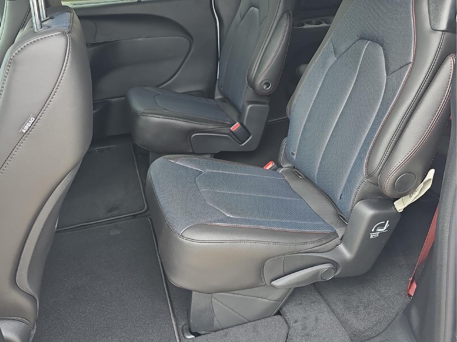 2027 Chrysler Pacifica PACIFICA SELECT