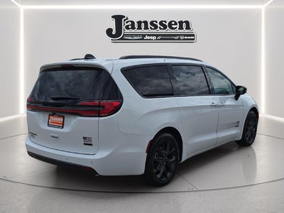2027 Chrysler Pacifica PACIFICA SELECT