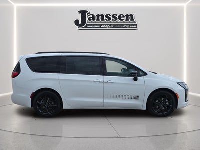 2027 Chrysler Pacifica PACIFICA SELECT