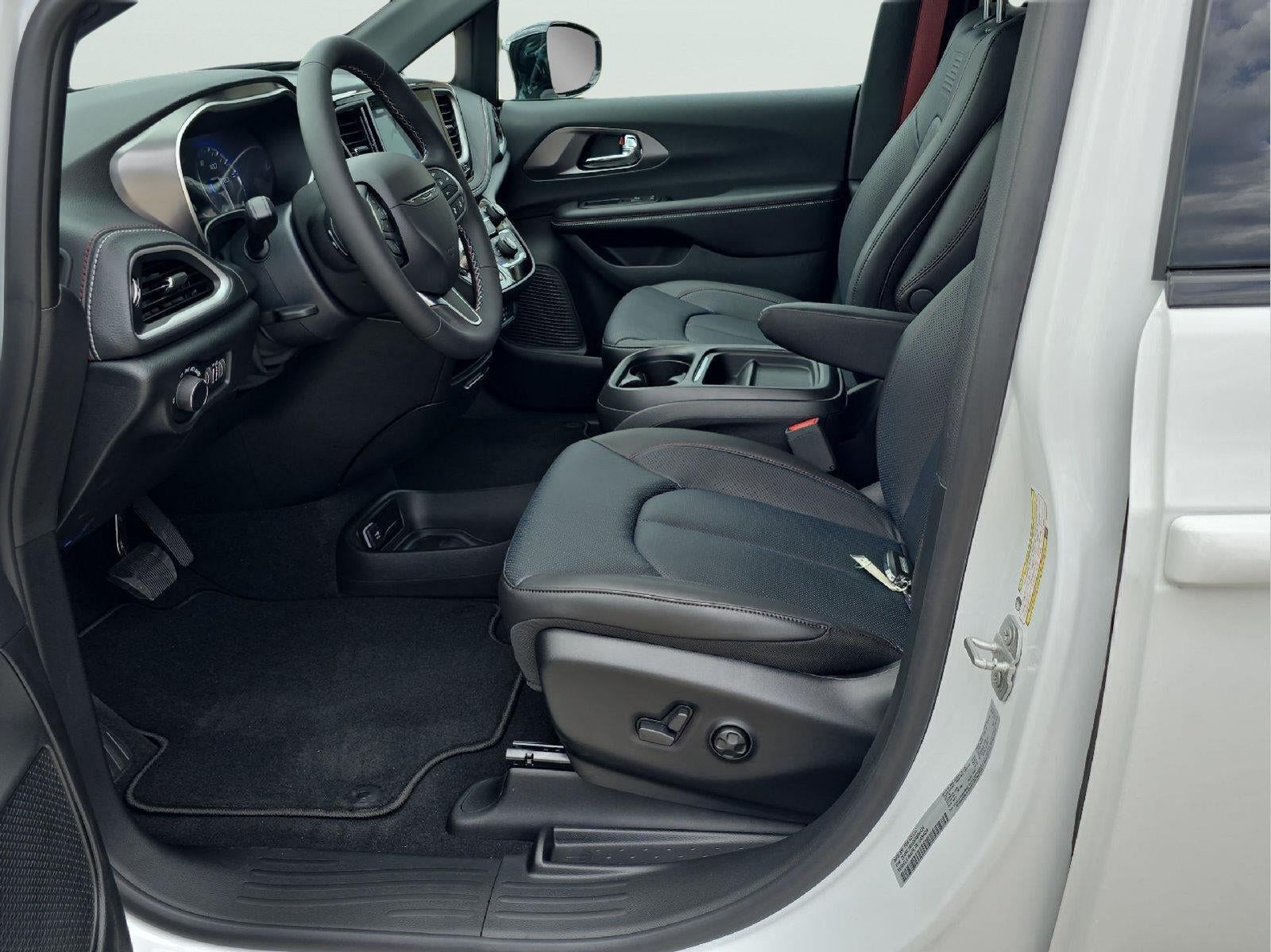 2027 Chrysler Pacifica PACIFICA SELECT
