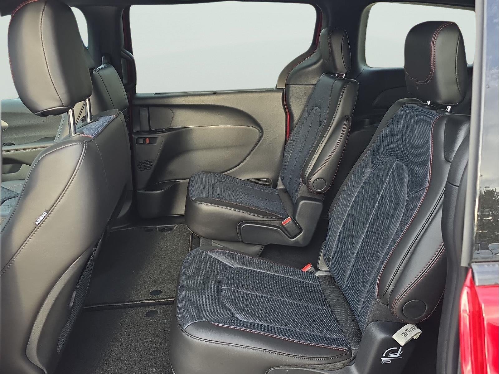2027 Chrysler Pacifica PACIFICA SELECT