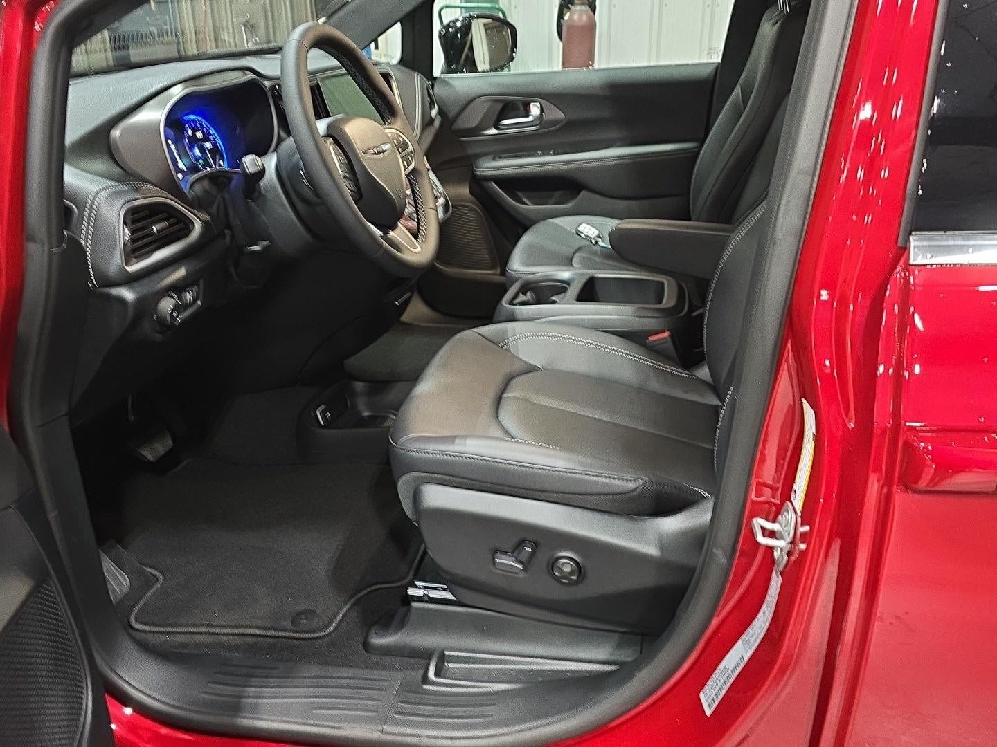 2026 Chrysler Pacifica PACIFICA SELECT AWD