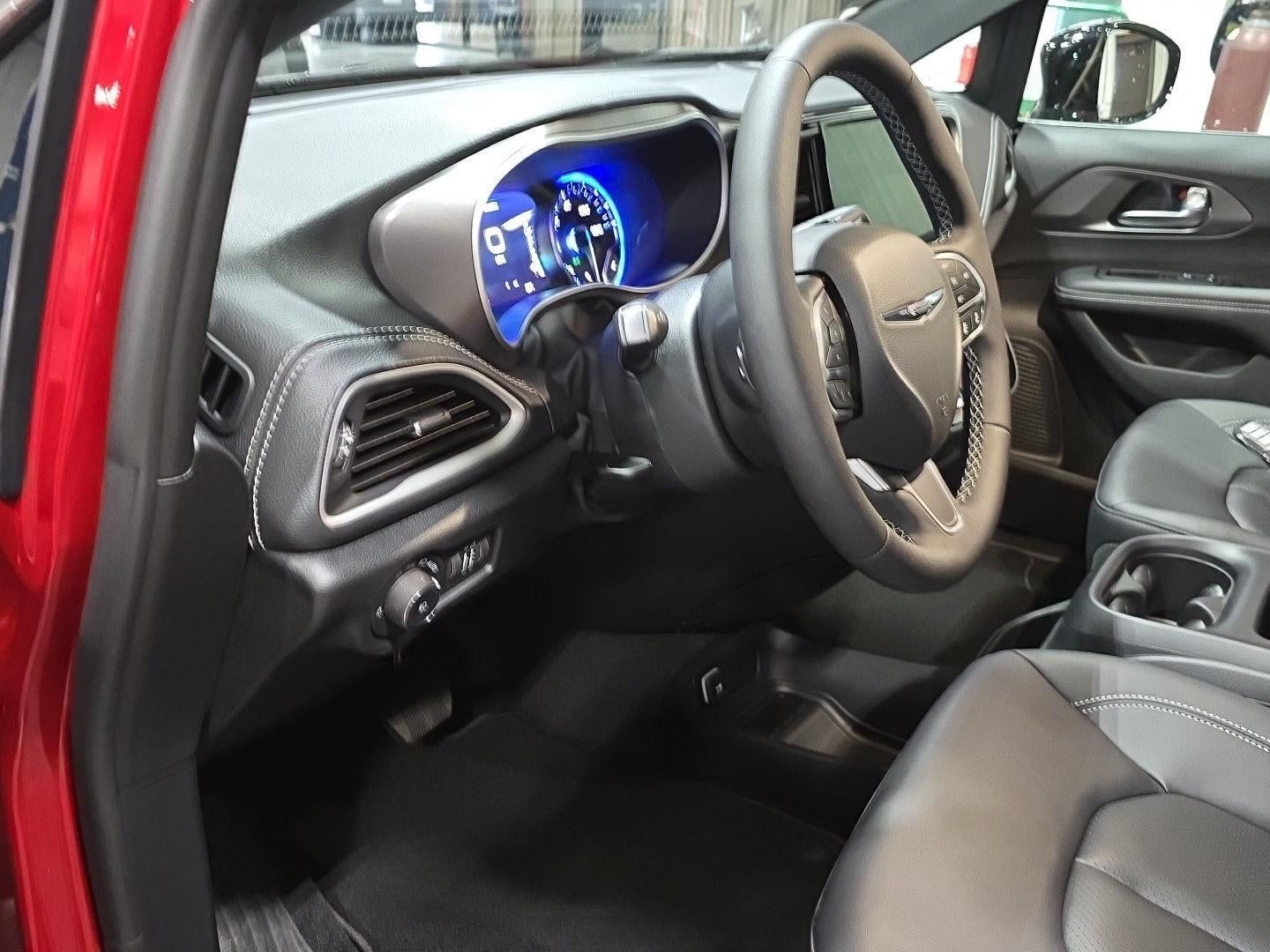 2026 Chrysler Pacifica PACIFICA SELECT AWD