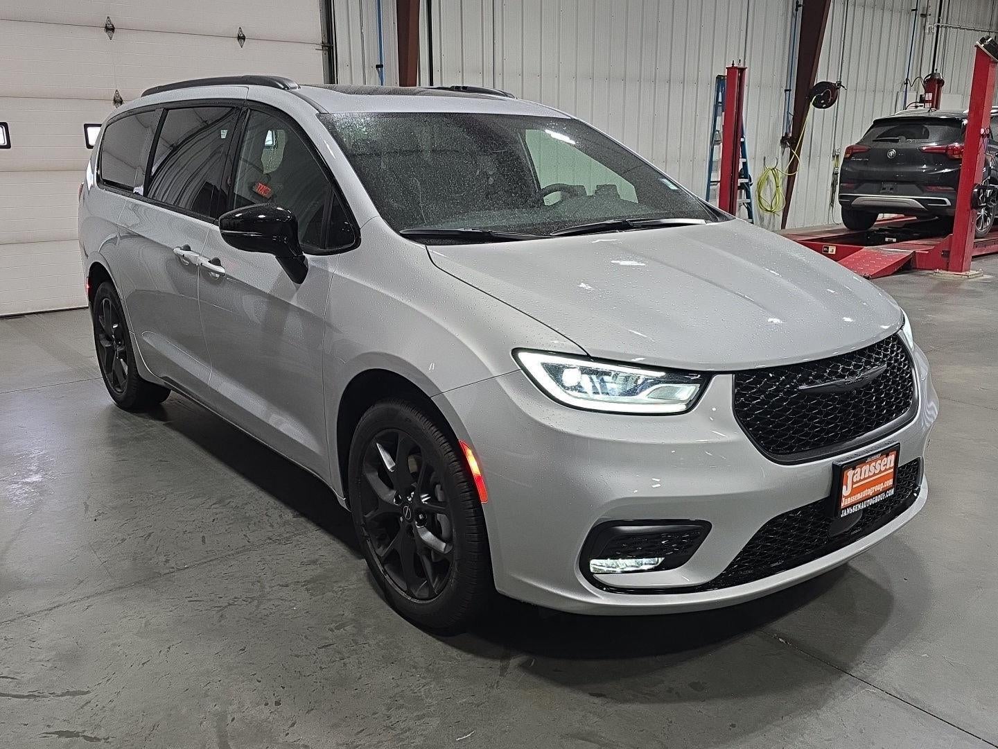 2026 Chrysler Pacifica PACIFICA LIMITED AWD