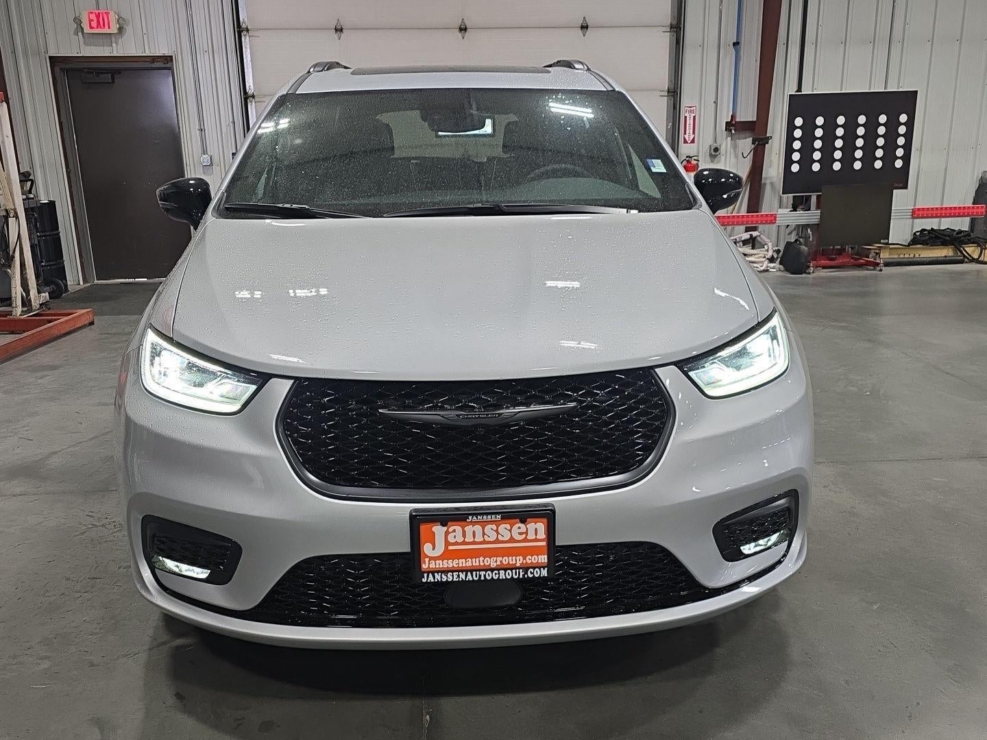 2026 Chrysler Pacifica PACIFICA LIMITED AWD