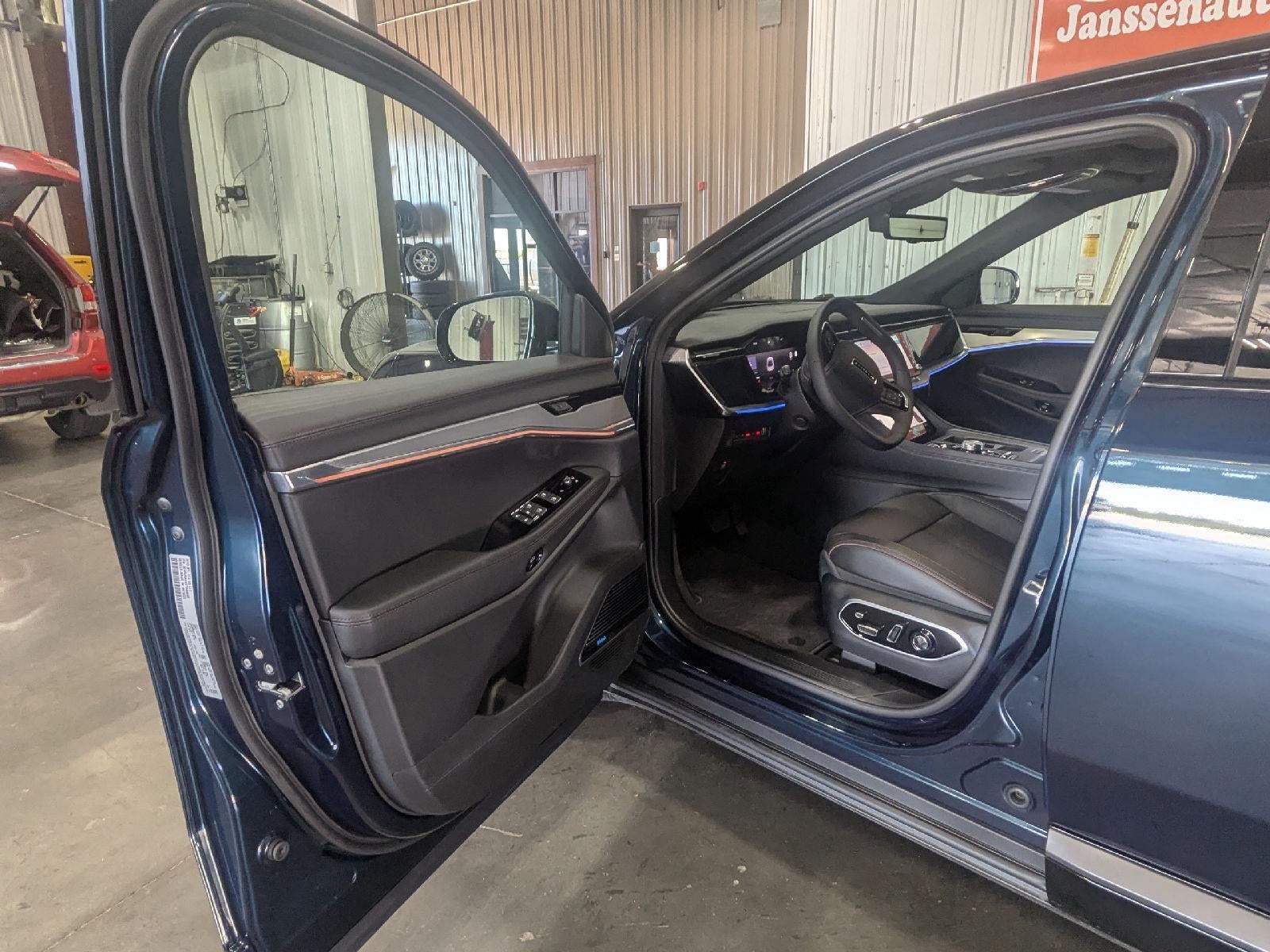 2025 Jeep Wagoneer S WAGONEER S LAUNCH EDITION