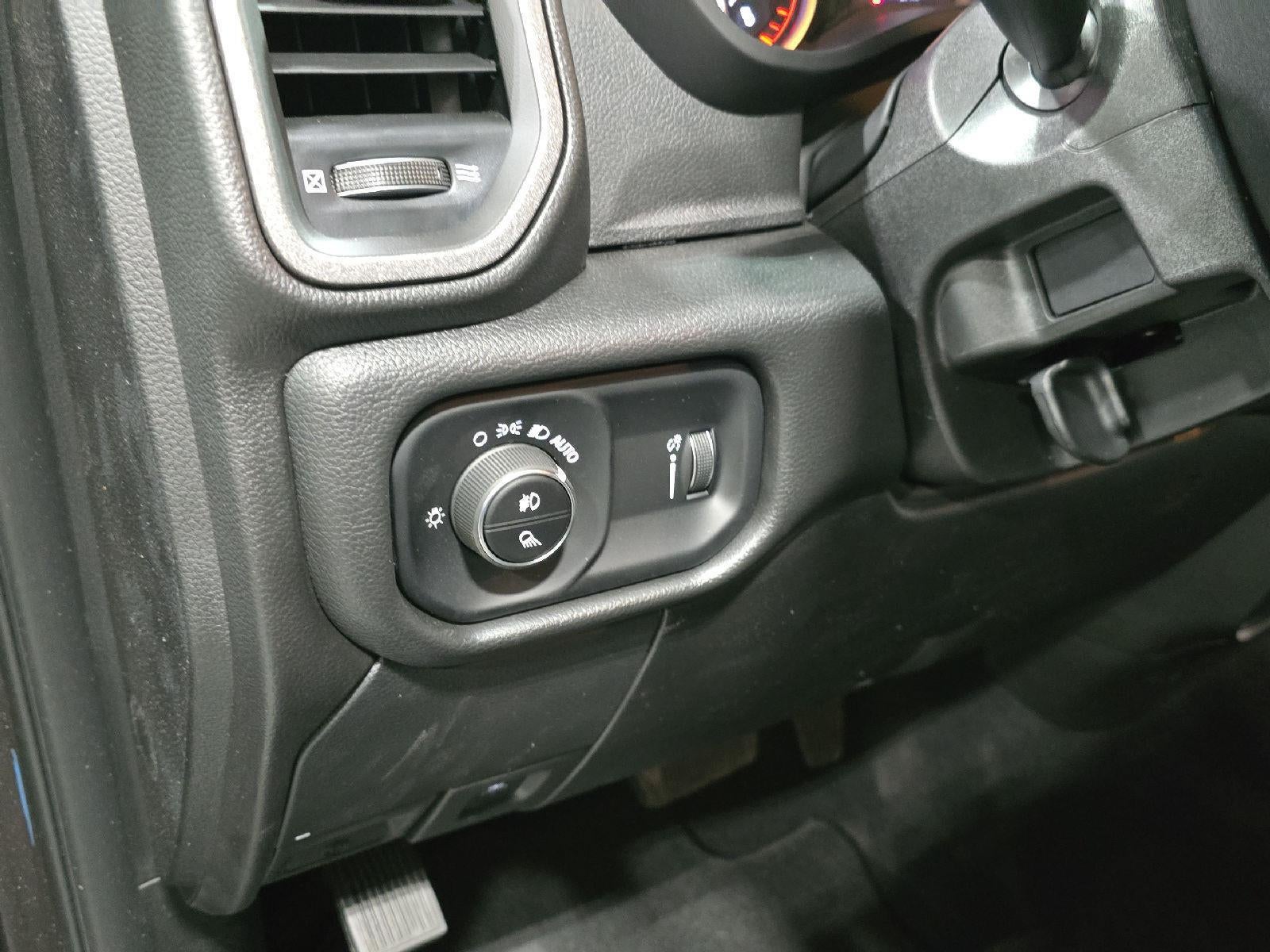 2026 RAM 3500 RAM 3500 TRADESMAN CREW CAB 4X4 6'4' BOX